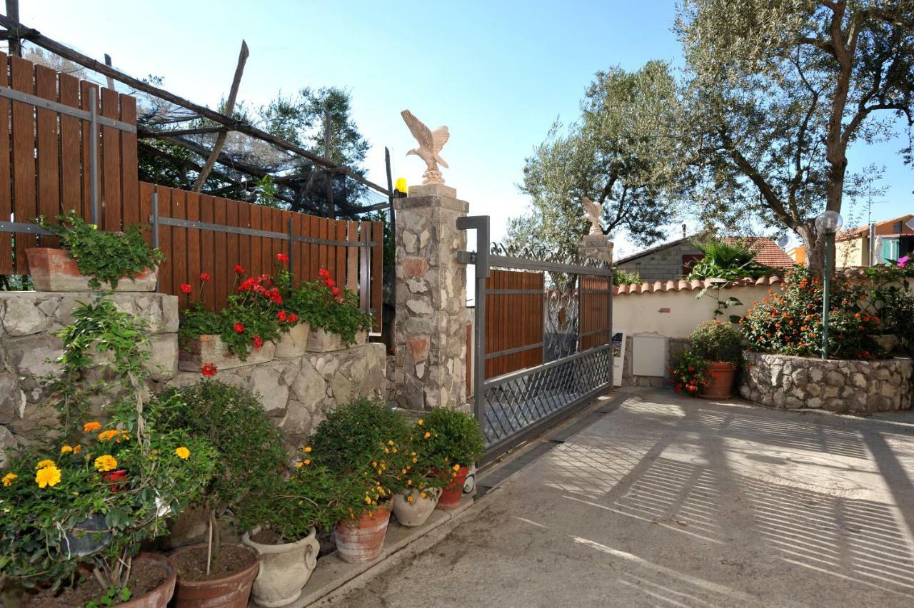 Casa Vacanze Chery Сорренто Екстер'єр фото