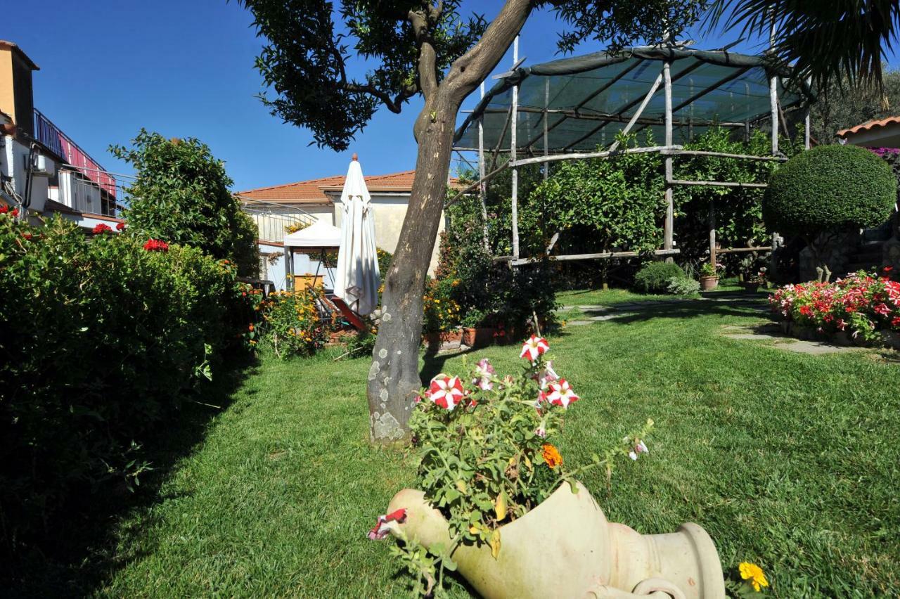 Casa Vacanze Chery Сорренто Екстер'єр фото